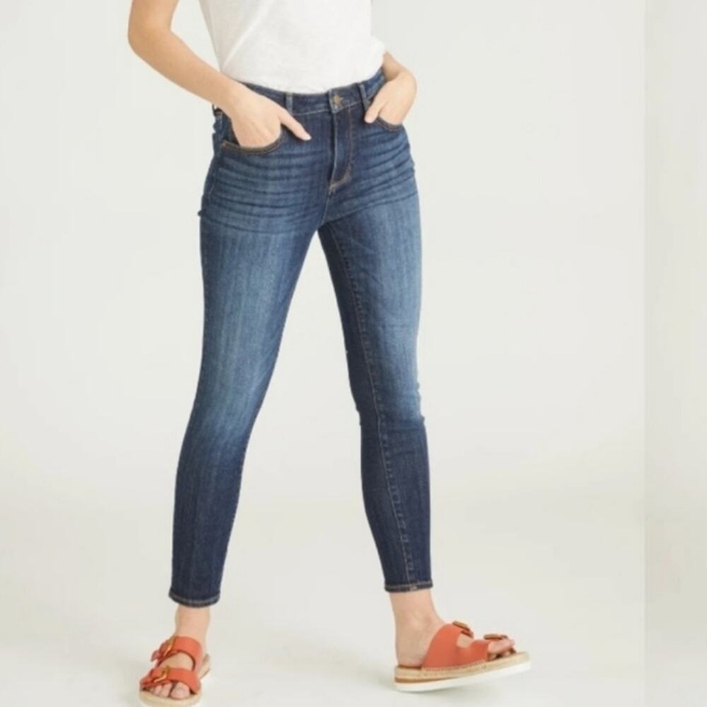 Driftwood Skinny Jeans Dark Wash Size 25 tall mid rise